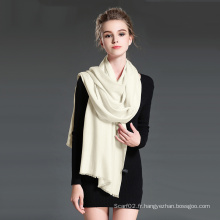 Foulard en laine blanche blanche